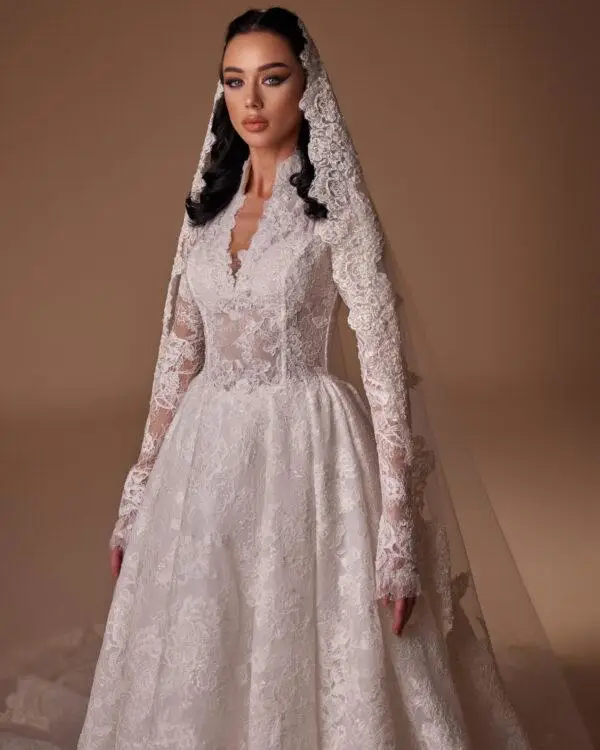 empire lace A-line dress with high neck Calais